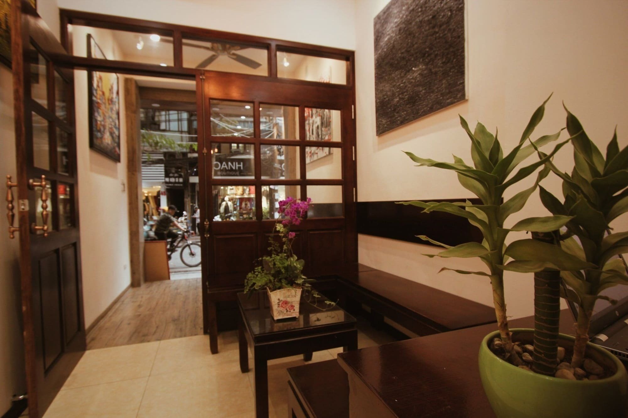 Ellogia Rusta Hotel - Managed By Hostesk Ханой Экстерьер фото